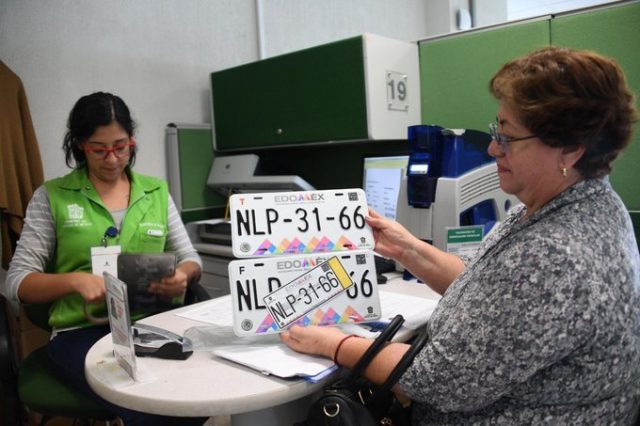 Se han entregado 500 mil placas de manera gratuita a automovilistas
