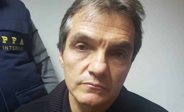Una ficha roja con caducidad de dos días Info 7 - A pesar de que contaba con una fincha roja por parte de la Interpol, Ahumada salió de prisión la madrugada del domingo