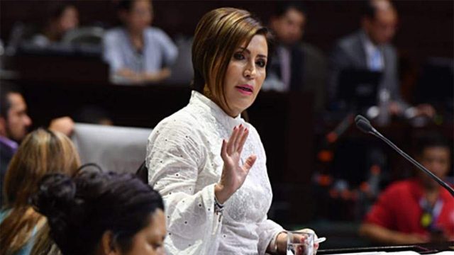 Juez suspende provisionalmente cualquier orden de aprehensión contra Rosario Robles El próximo lunes se llevará a cabo la segunda audiencia del caso