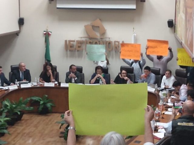 Renuncia consejera del IEE Sonora en represalia al despido masivo de trabajadores Claudia Alejandra Ruíz pidió que su salario sea repartido entre los trabajadores a los que no les han pagado