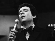 Habrá karaoke masivo en honor a José José Acento - Habrá karaoke masivo en honor a José José