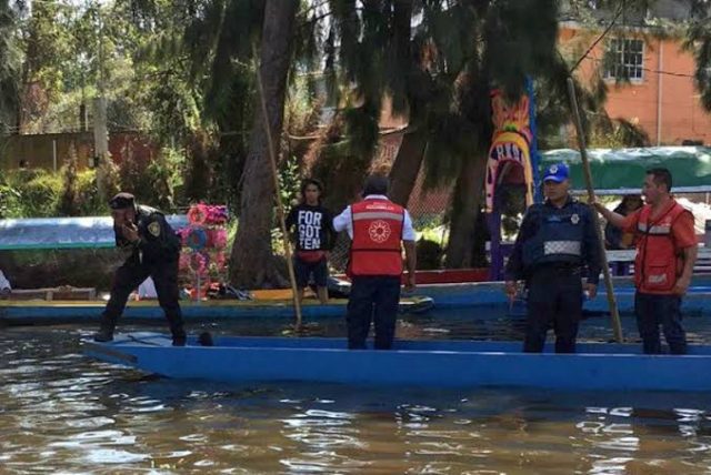 Encuentran cuerpo de joven que cayó de una trajinera en Xochimilco