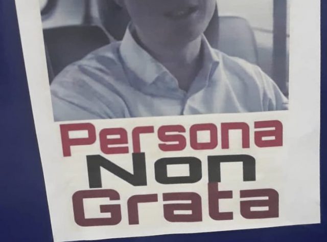 Bloquean entrada a Anaya en la FCPyS