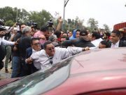 Desalojan San Lázaro por amenazas de la CNTE para bloquear los accesos al recinto La sesión del día tuvo que ser cancelada por la presencia de manifestantes a las afueras de la puerta 8