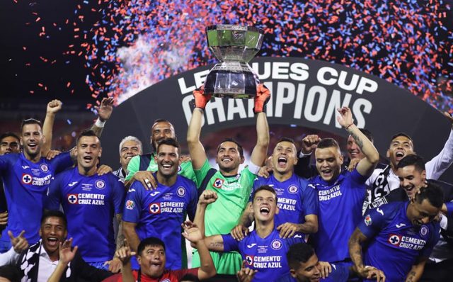 Cruz Azul ya tiene dos títulos en la presente jornada Con dos títulos en la bolsa, la Máquina va por el ansiado trofeo de Liga
