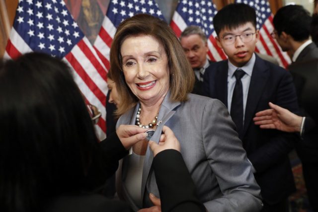 Demócratas alistan juicio político contra Donald Trump Acusan al mandatario de mandar a investigar a su principal rival rumbo a las elecciones de 2020