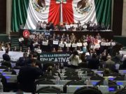 Legisladores toman tribuna de San Lázaro para protestar contra las leyes secundarias a la Reforma educativa Amenazan con no soltar la tribuna si no se regresan las leyes a la Comisión de Educación