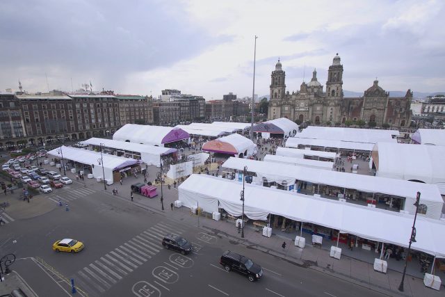 Consulta la cartelera de la FIL Zócalo 2019 Noam Chomsky figura entre los participantes a la XIX FIL Zócalo.