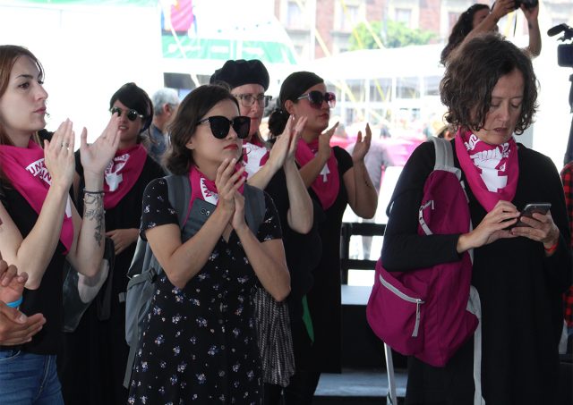 Inicia FIL Zócalo 2019 con pronunciamiento de #MujeresJuntasMarabunta Inicia FIL Zócalo 2019 con pronunciamiento de #MujeresJuntasMarabunta