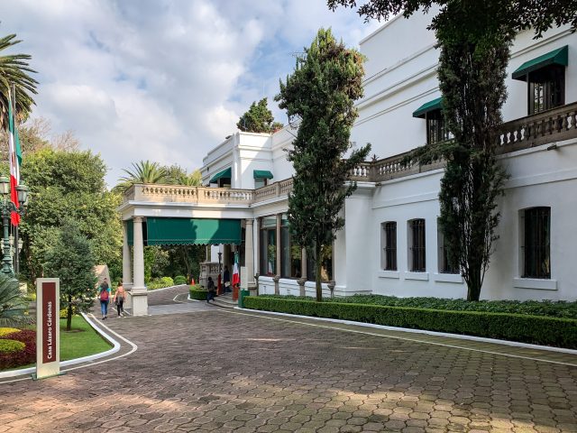 Los Pinos conmemoran por primera vez el 2 de octubre con una exposición Wikipedia - Los Pinos conmemoran por primera vez el 2 de octubre con una exposición