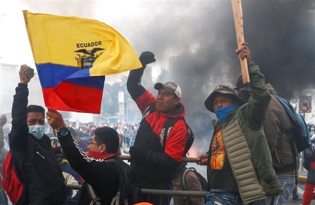 Ante crisis política, el presidente de Ecuador muda la sede del Gobierno: de Quito a Guayaquil La crisis se da luego del aumento en la gasolina de 1.08 a 2.27 dólares