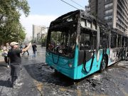 Al menos 3 muertos por manifestaciones en Chile