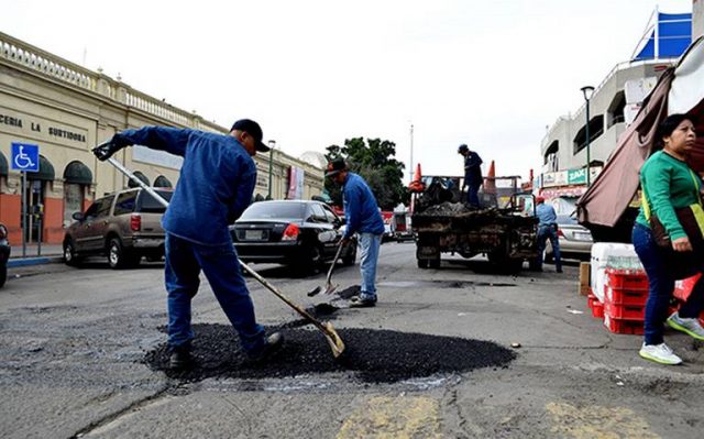 Pide Célida López a hermosillenses sumarse a las labores de bacheo en la ciudad