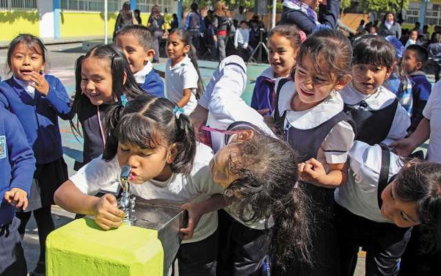 Alertan por venta de productos chatarra en secundarias de la CDMX