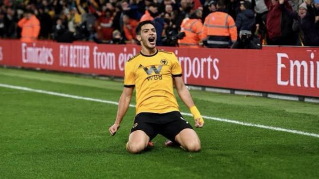 Jiménez vuelve a anotar en victoria del Wolverhampton