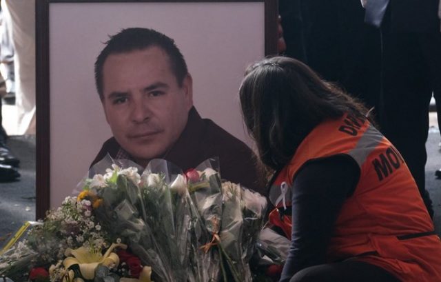 Ofrecen recompensa por dar con asesino de presidente municipal de Valle de Chalco