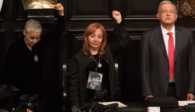 Rosario Piedra rinde protesta como titular de la CNDH y recibe queja por parte de ONG