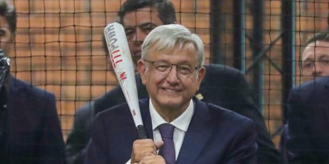 AMLO felicita a beisbolistas por conseguir pase a Tokio 2020