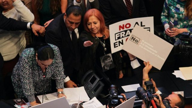 Derechos y revoltosos Lòpez Dòriga