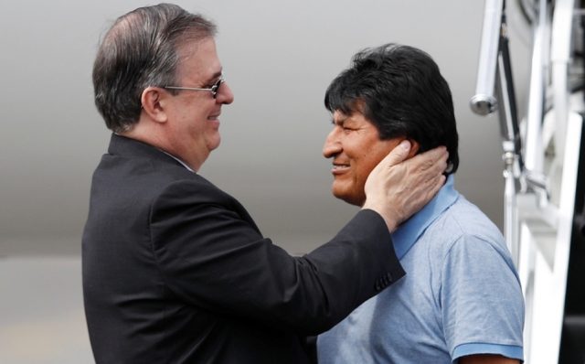 Evo Morales aterrizó en un México de protestas, rezago económico y violencia «Un golpe de Estado es militar, no civil-policiaco», Javier López.