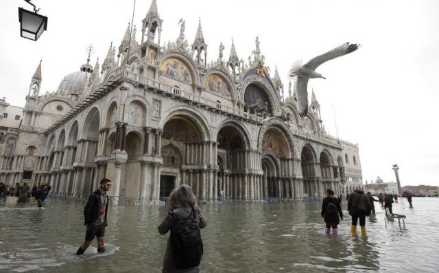Calculan gastos millonarios para resarcir el daño que sufrió la basílica de San Marcos Hasta 5 mde para los trabajos de limpieza de San Marcos tras la inundación de Venecia