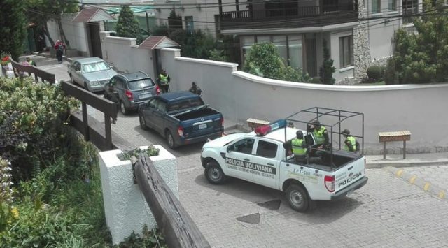 Preocupa a SRE aumento de vigilancia en embajada de México en Bolivia