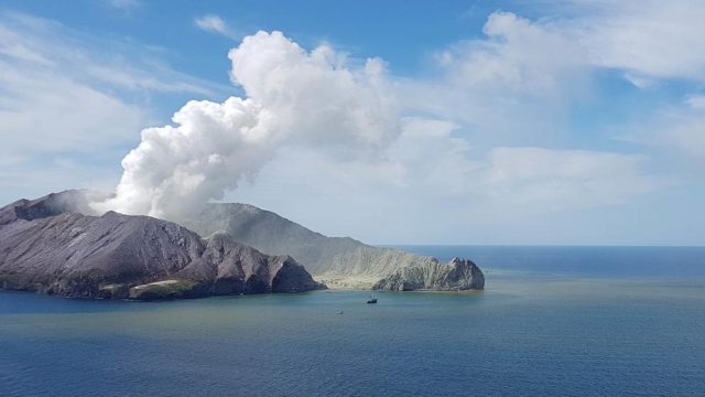 Erupción de volcán Whakaari podría dejar 13 muertos La Vanguardia -Erupción de volcán Whakaari podría dejar 13 muertos
