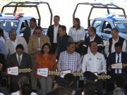 Entregan patrullas y ambulancia a municipios de Hidalgo Milenio - Entregan patrullas y ambulancia a municipios de Hidalgo