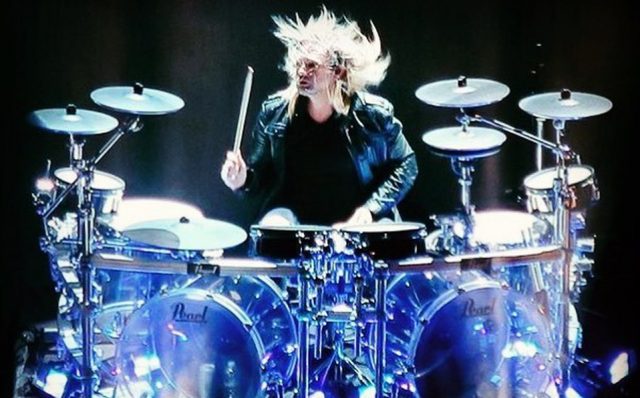 Baterista de Evanescence responde a los «imbéciles» que quemaron su batería Milenio - Baterista de Evanescence responde a los «imbéciles» que quemaron su batería