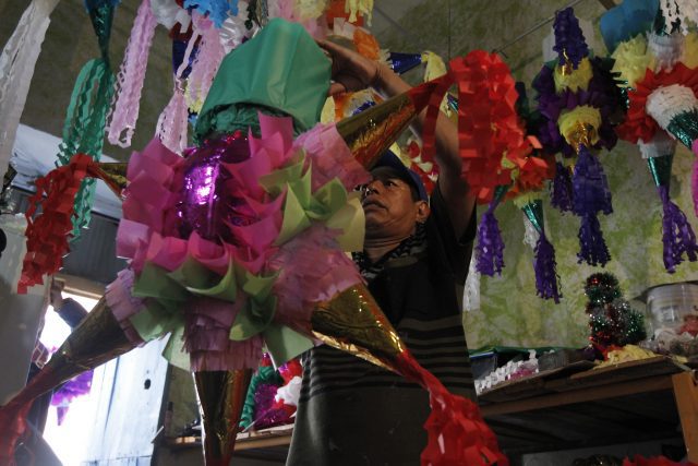 Promocionan el consumo de los productos locales con exposición de piñatas Municipios de Puebla - Promocionan el consumo de los productos locales con exposición de piñatas