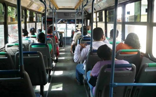 Mexiquenses protestan contra incremento del 40 % al transporte público