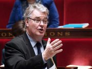 Renuncia promotor de reforma de pensiones en Francia