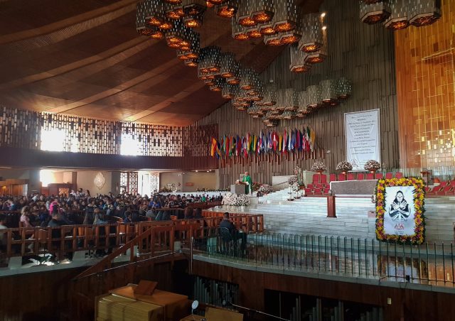 Dan el último adiós a La Parka en la Basílica
