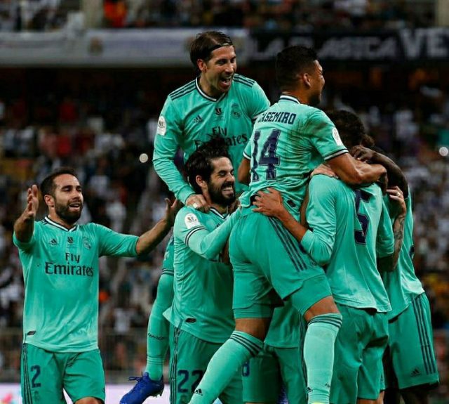 Merengues avanzan a la final de la Supercopa de España