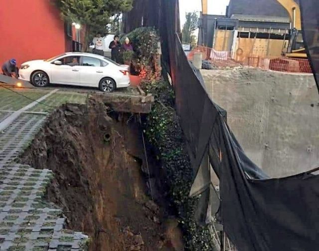 Suspenden obra en Cuajimalpa por deslave