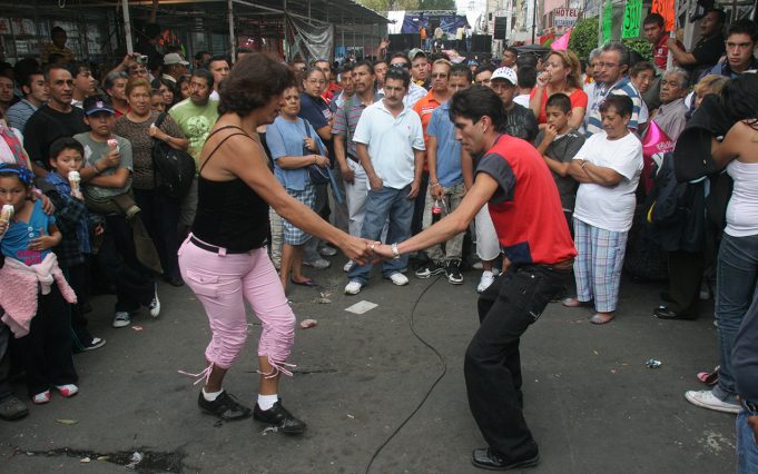 Pie de página - Buscarán regular los sonideros
