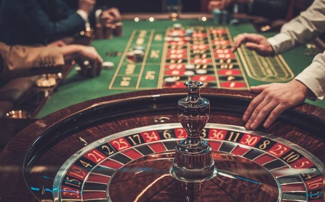 Legisladores de Quintana Roo liberan de pagar impuestos a casinos del estado