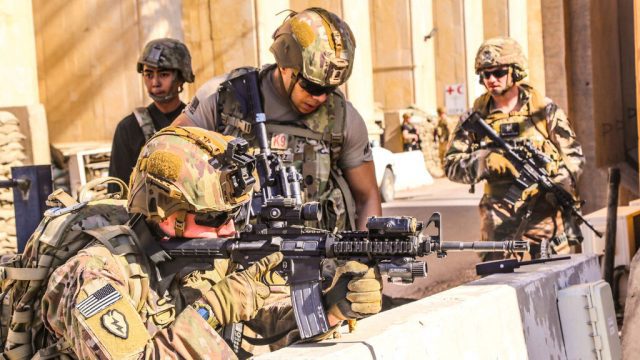 Irak aprueba expulsión de tropas estadounidenses Tropas. Fuente: El español