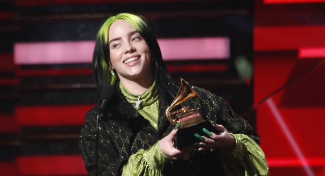 Billie Eilish arrasó con cinco grammy
