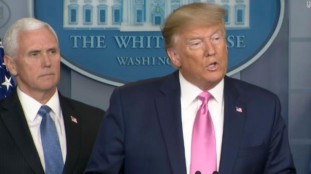 Trump evalúa medidas en frontera ante muerte de paciente de coronavirus