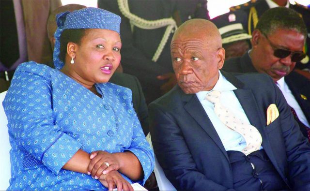 La primera dama de Lesotho es arrestada al ser acusada de asesinato ZimLive - La primera dama de Lesotho es arrestada al ser acusada de asesinato