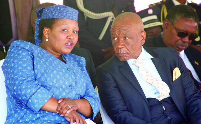 ZimLive - La primera dama de Lesotho es arrestada al ser acusada de asesinato