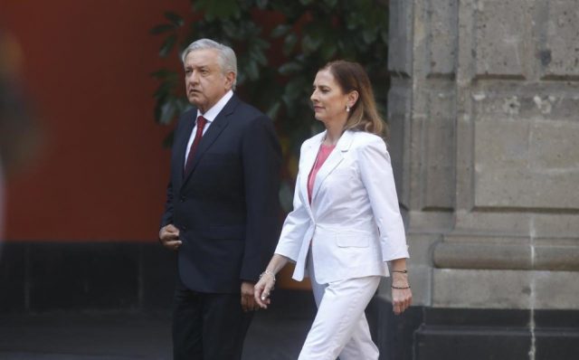 Niega AMLO haber pedido a Beatriz Gutiérrez retirar su apoyo a #UnDiaSinMujeres