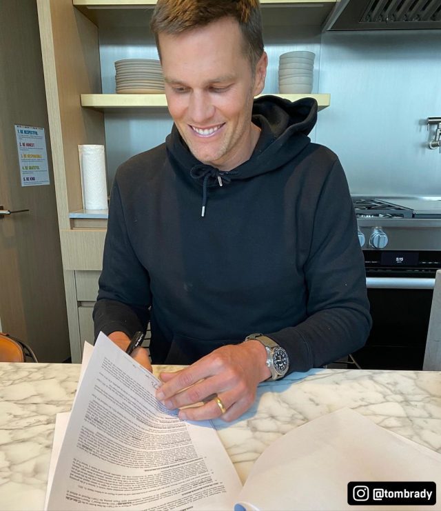 Es oficial: Brady firma con los Bucaneers