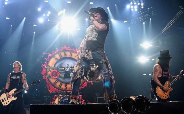 Guns N’ Roses cierra con éxito el primer día del Vive Latino Medio Tiempo - Guns N’ Roses cierra con éxito el primer día del Vive Latino