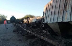 Locomotora con material tóxico se descarriló en Tlacoyalco, Puebla
