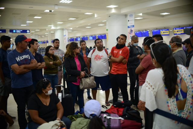 Peruanos varados en Cancún piden ayuda humanitaria para salir de México