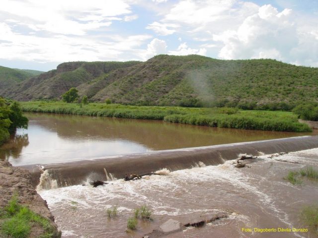 Alertan a tres comunidades de Bavispe por crecimiento del río en las últimas horas