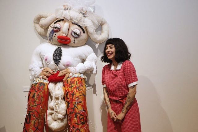 Arranca exposición plástica de Mon Laferte en el Museo de la Ciudad de México