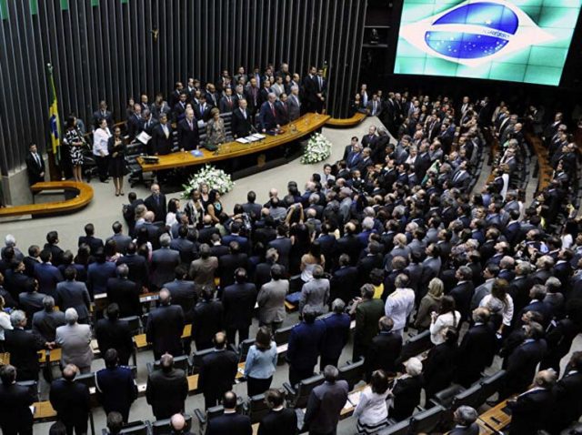 Reduce Brasil perspectivas de crecimiento económico para 2020